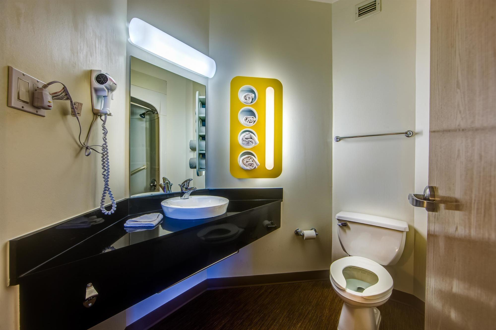 Motel 6-Burlington, On - Toronto West - Oakville 외부 사진