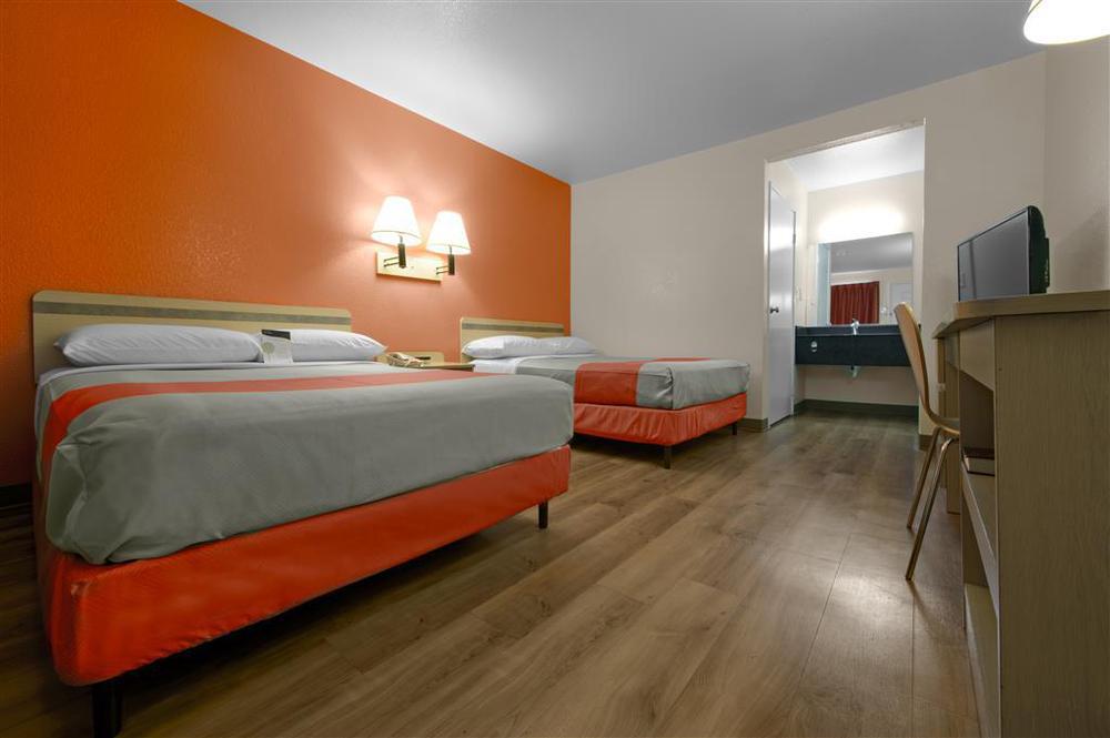 Motel 6-Burlington, On - Toronto West - Oakville 객실 사진