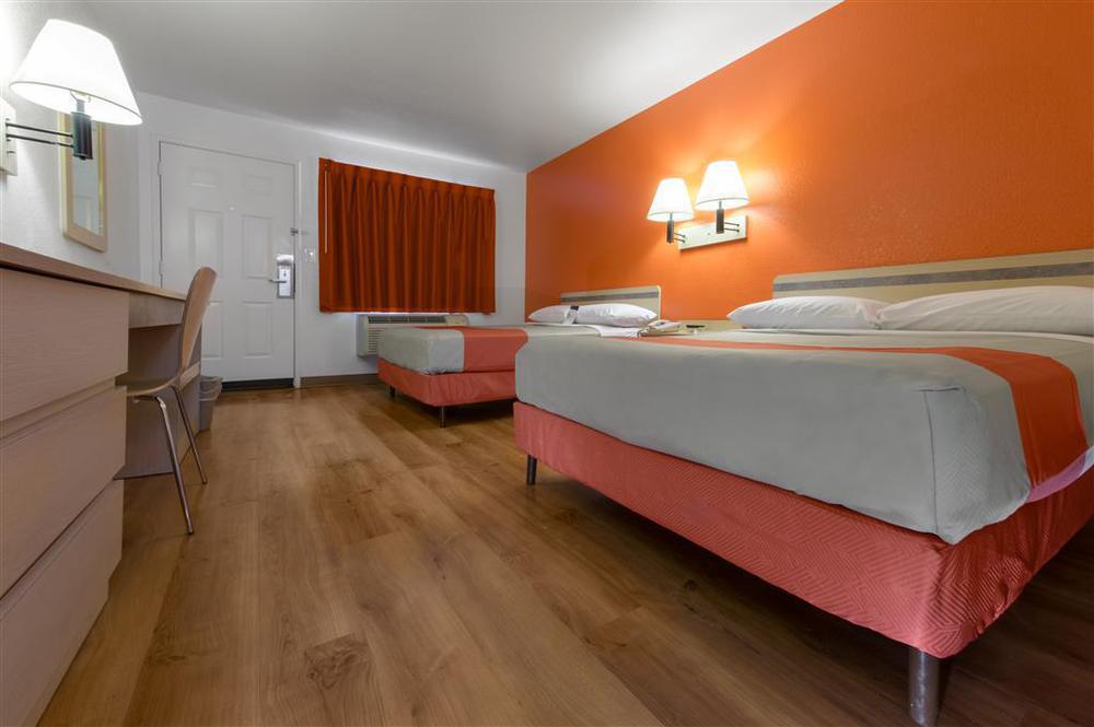 Motel 6-Burlington, On - Toronto West - Oakville 객실 사진