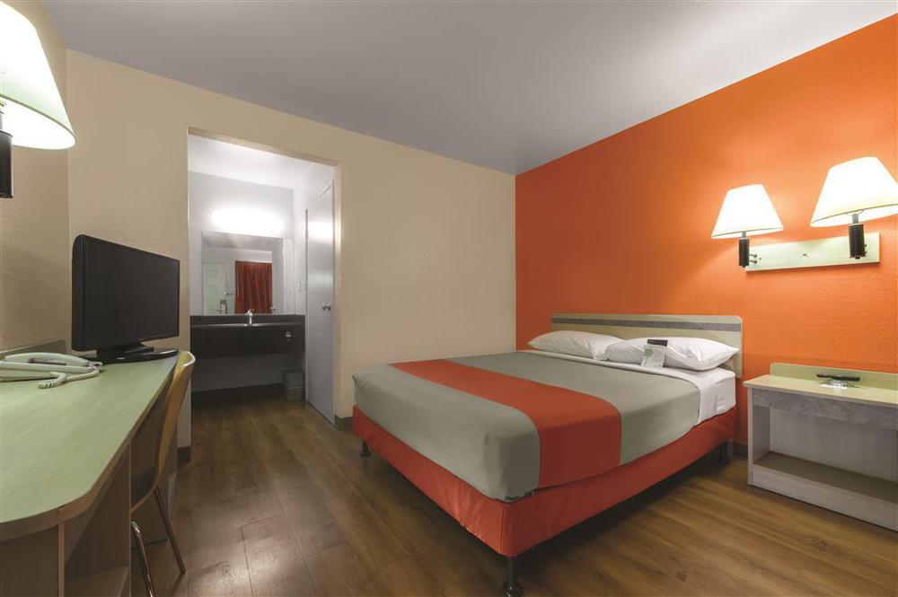 Motel 6-Burlington, On - Toronto West - Oakville 객실 사진