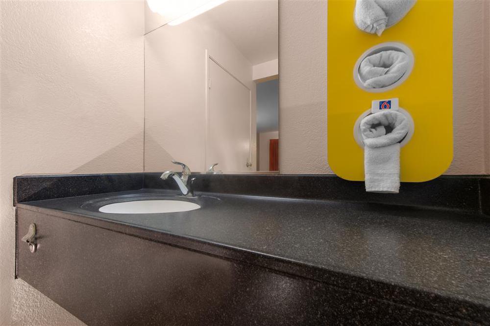 Motel 6-Burlington, On - Toronto West - Oakville 객실 사진